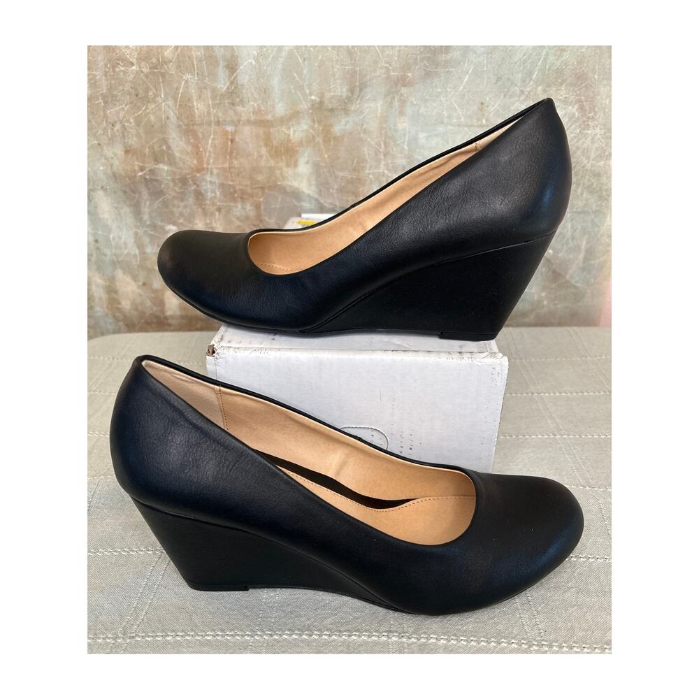 CL by Laundry Nima Women's Black Wedge Pump Round Toe Slip On Comfort Size 11 M